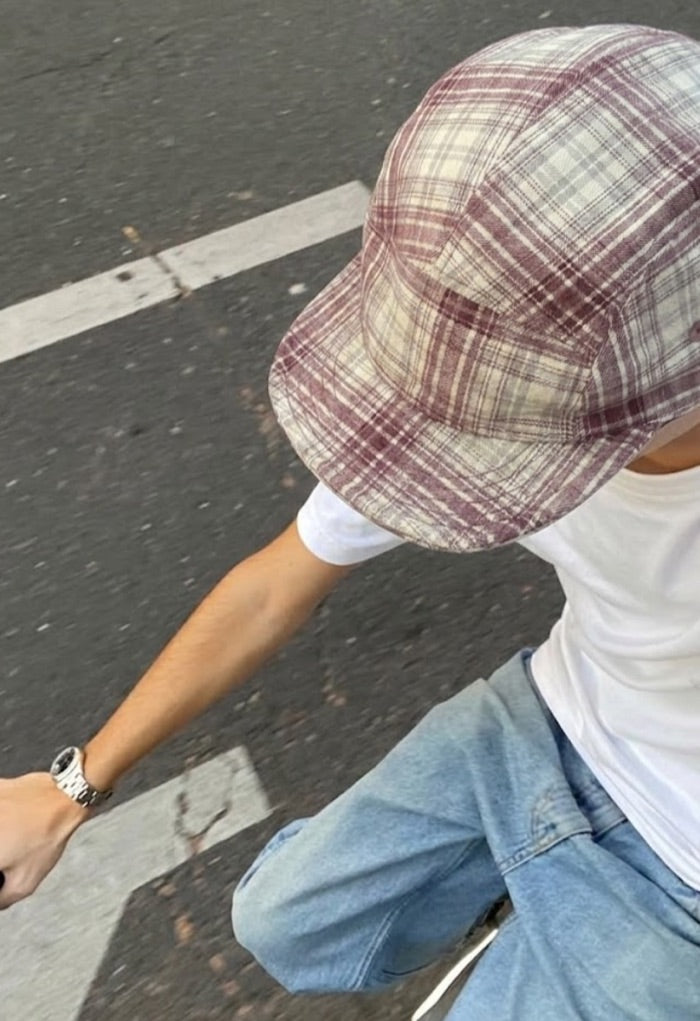 Person bär Isohel Flannel Cap